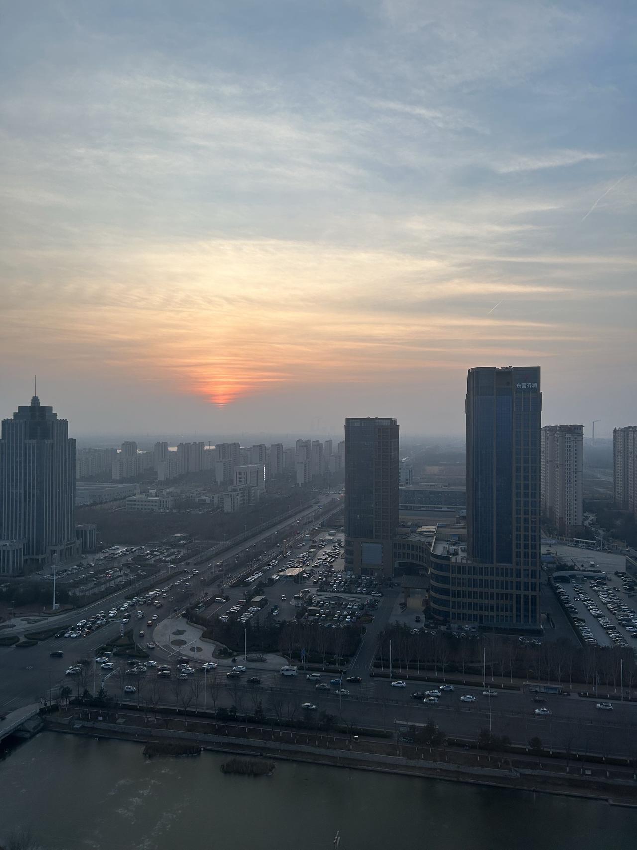 高层的风景太美了，就是有点轻雾！