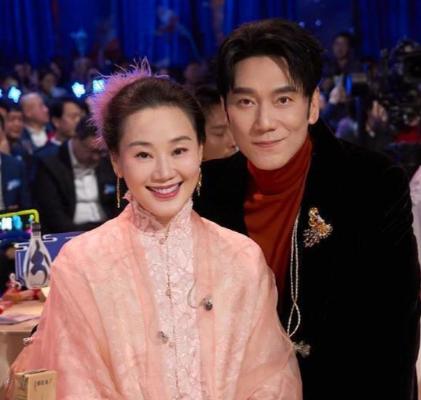 林依轮甩掉人老珠黄的发妻，转身娶了选美冠军西华，婚后他将600万积蓄全交给老婆保