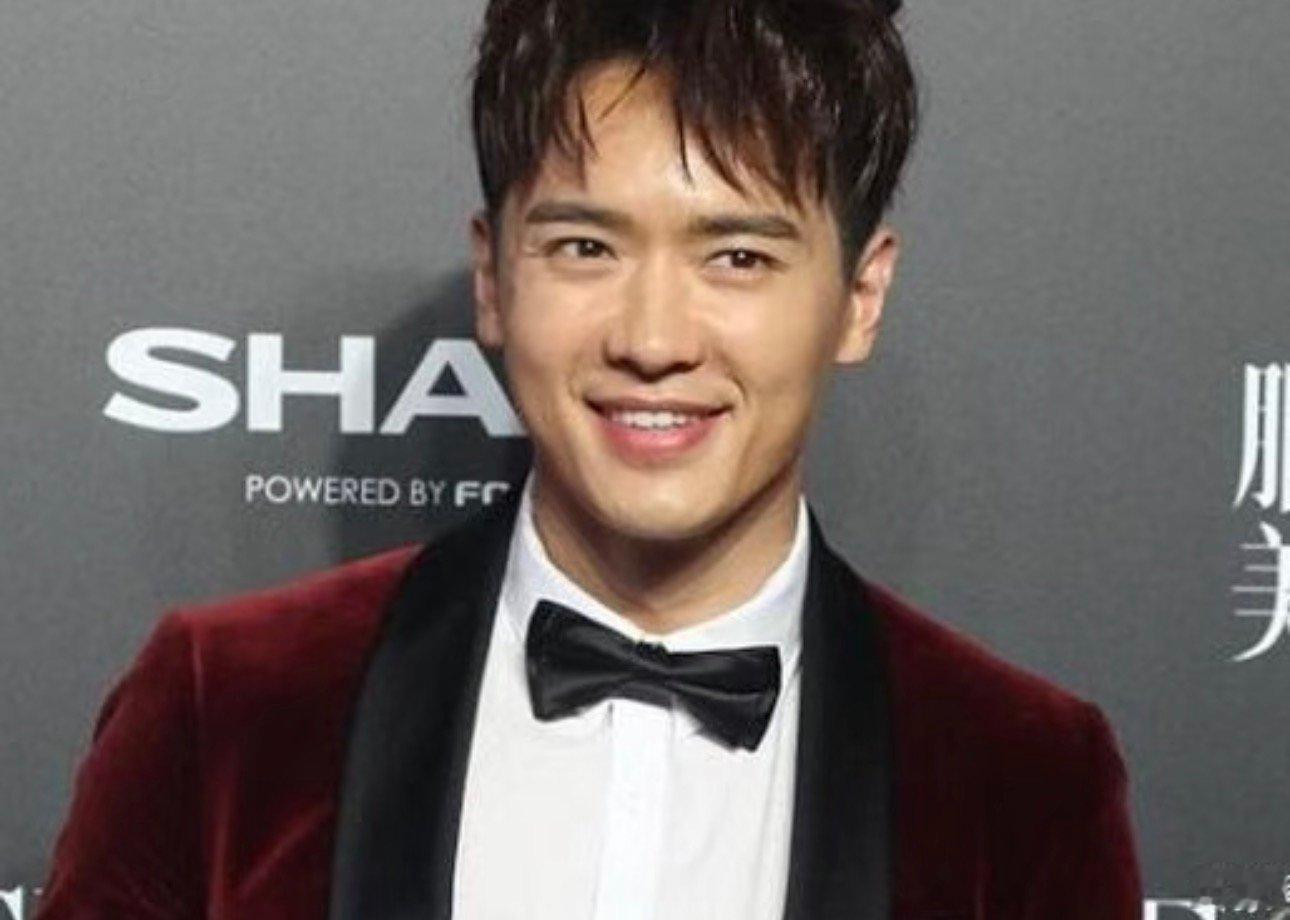 原来高云翔之前还有婚姻以前对他的印象就是演技挺好的谁曾想到出现那样的情况😓一手