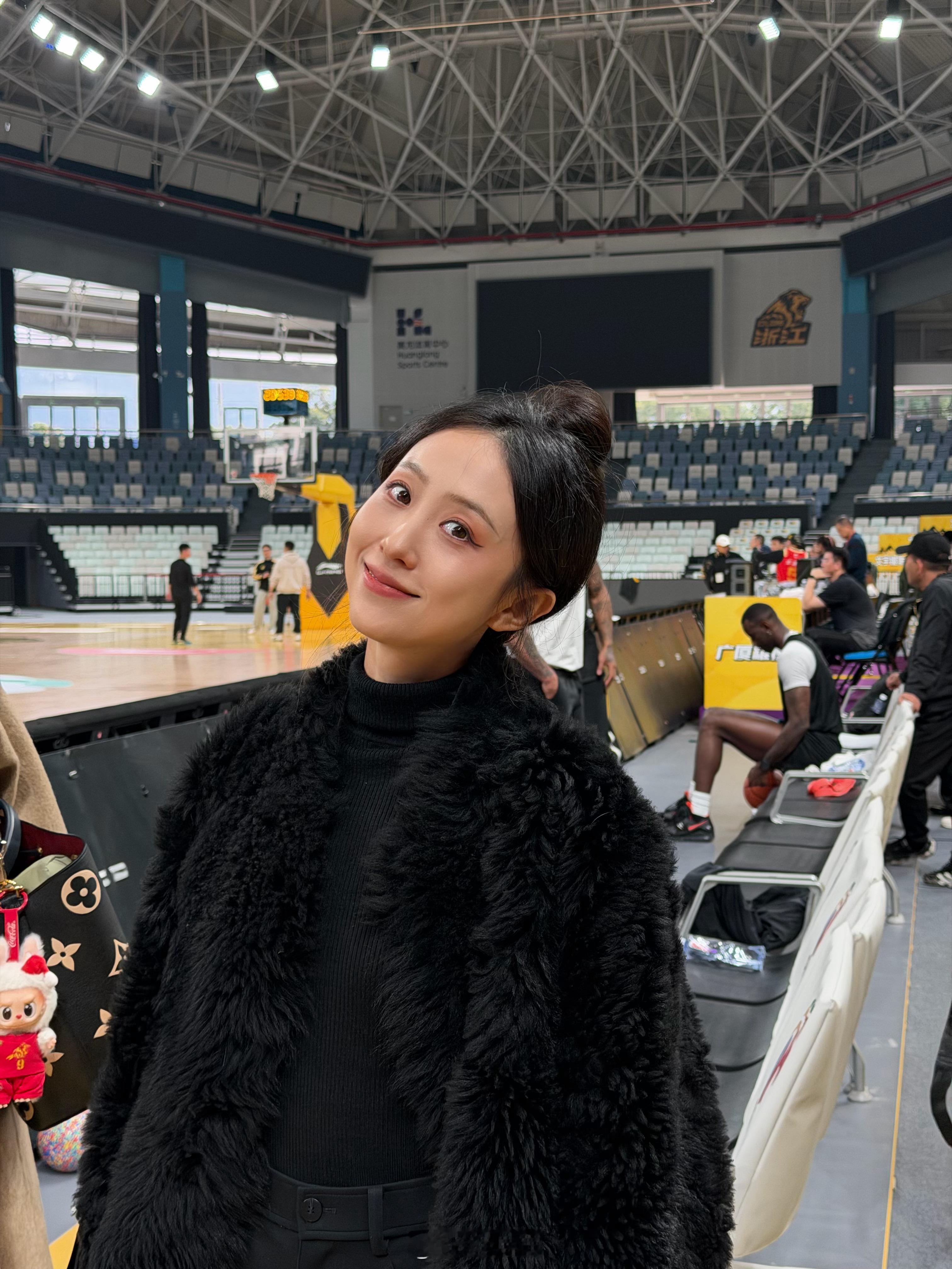 明天就是揭幕战了先来来现场看看吧cba