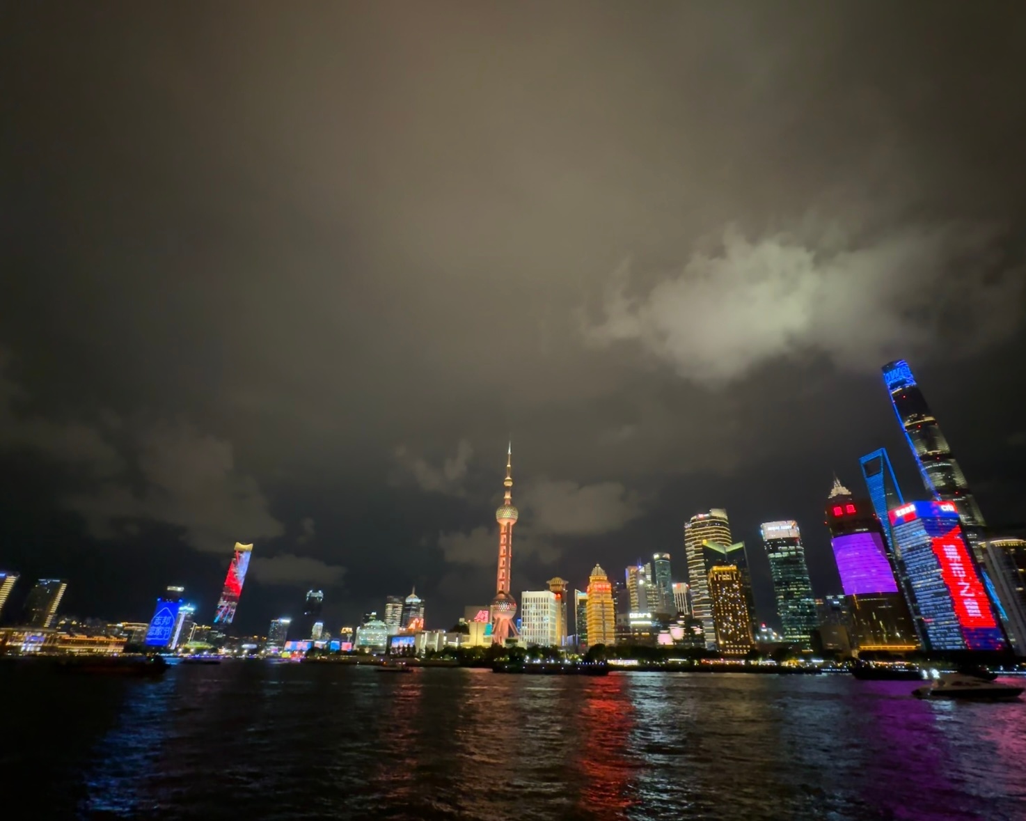 爱出者爱返，福往者福来。闪现沪国了，又见到了更多好朋友。其实是临时起意，但好像有