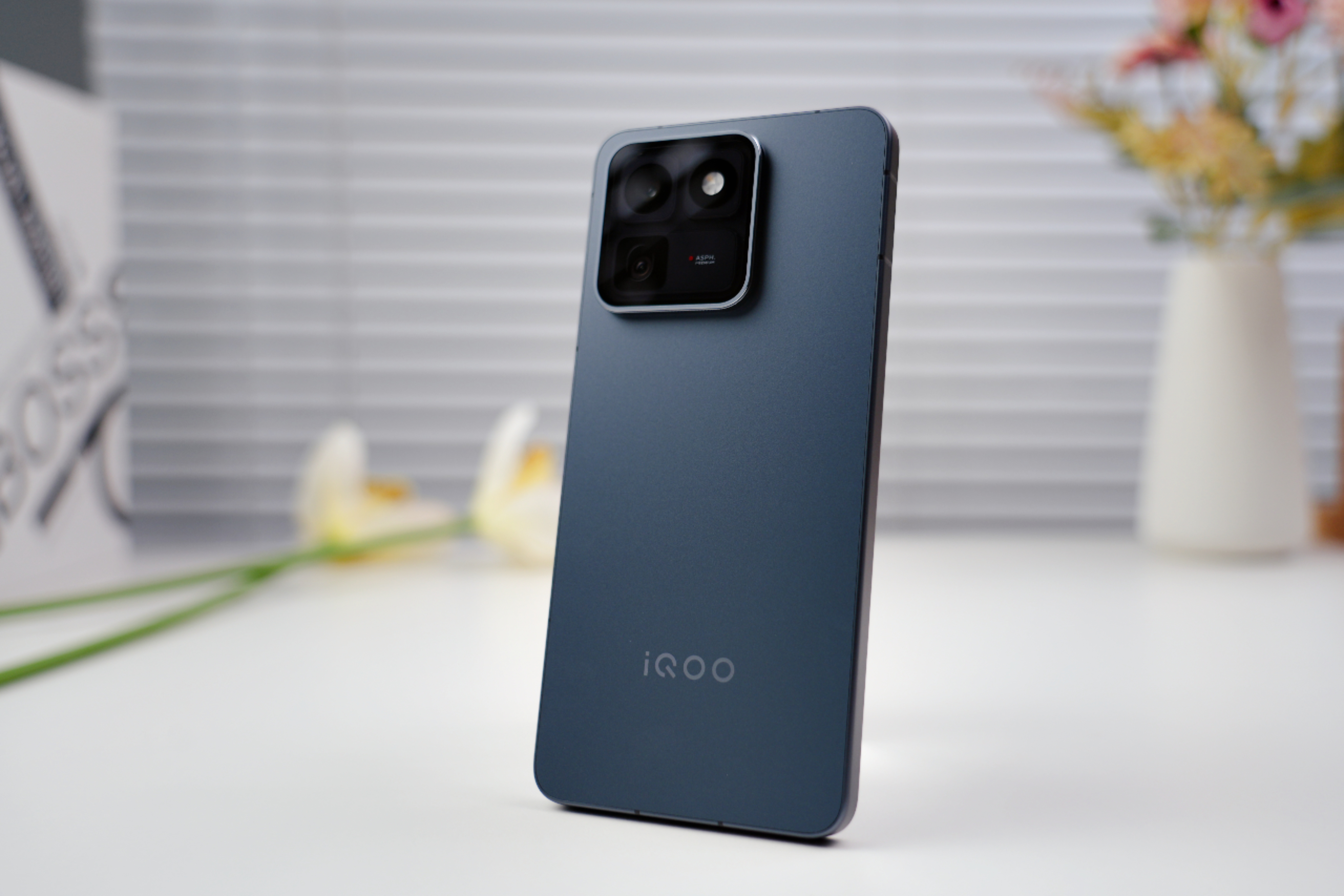 新手机回避症哈哈，把我的iPhone17 Pro给我家孩子妈用去了，我现在用的i