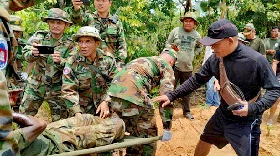 泰柬关系恶化，中国无疑是最为合适的调停人！

日前，三名泰国士兵在泰柬边境被地雷