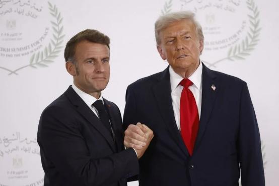 G7峰会在法国开了，但最有意思的事，全在会場外面。
 
这场峰会还没正式开始，场