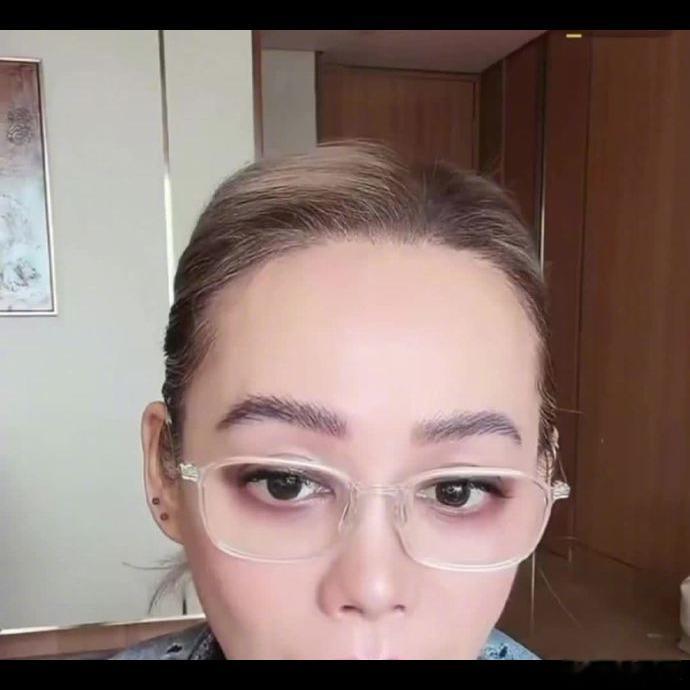 宁静这波直接点破花少2有人干涉剪辑，2015年那档7个人的旅行综艺又要被翻出来盘
