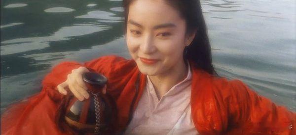 东方之日兮，彼姝者子，在我室兮。在我室兮，履我即兮。东方之月兮，彼姝者子，在我闼