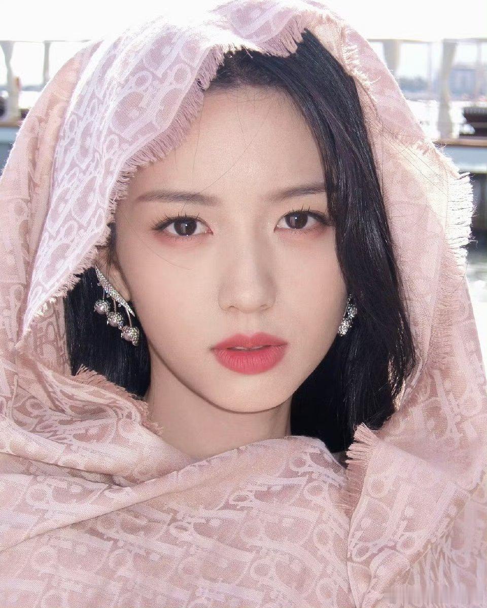 周也宋威龙好登对的一张脸美女和帅哥 