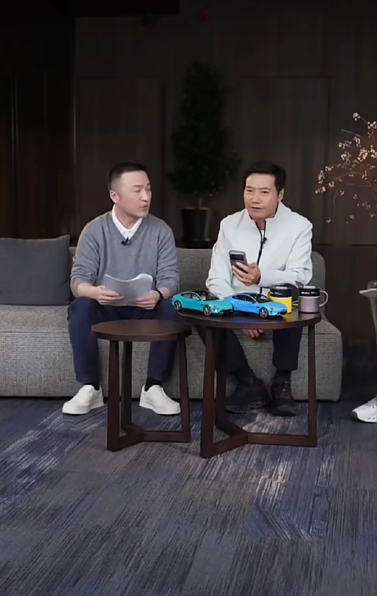 雷军说花2个月下决心回应诋毁 雷总花俩月做心理建设决定回应诋毁这事儿，还挺让人有