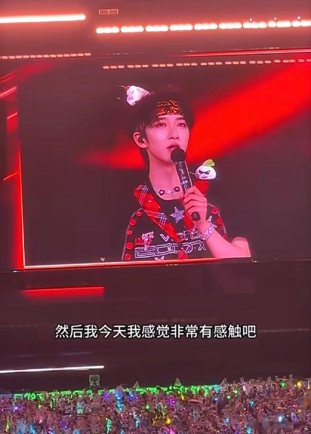 贺峻霖发言镜头切严浩翔贺峻霖发言导播镜头切严浩翔 贺峻霖发言导播镜头切严浩翔，其