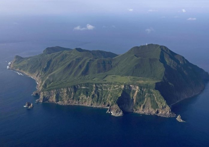 日本西南群岛地震 如果日本真的没了，有没有可能，咱们划个船过去，插个旗子，自己建