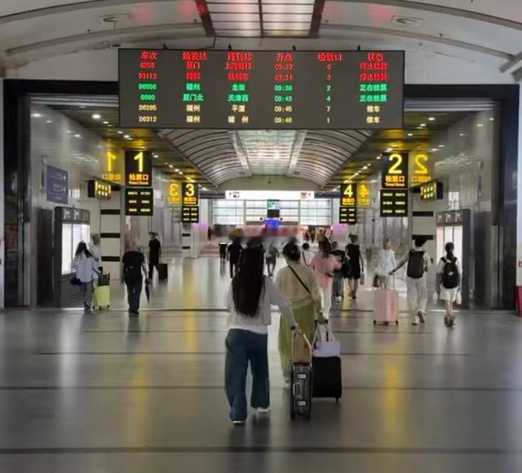 福州火车站迎来“端午”客流出行高峰，今日预计旅客发送13万人次 