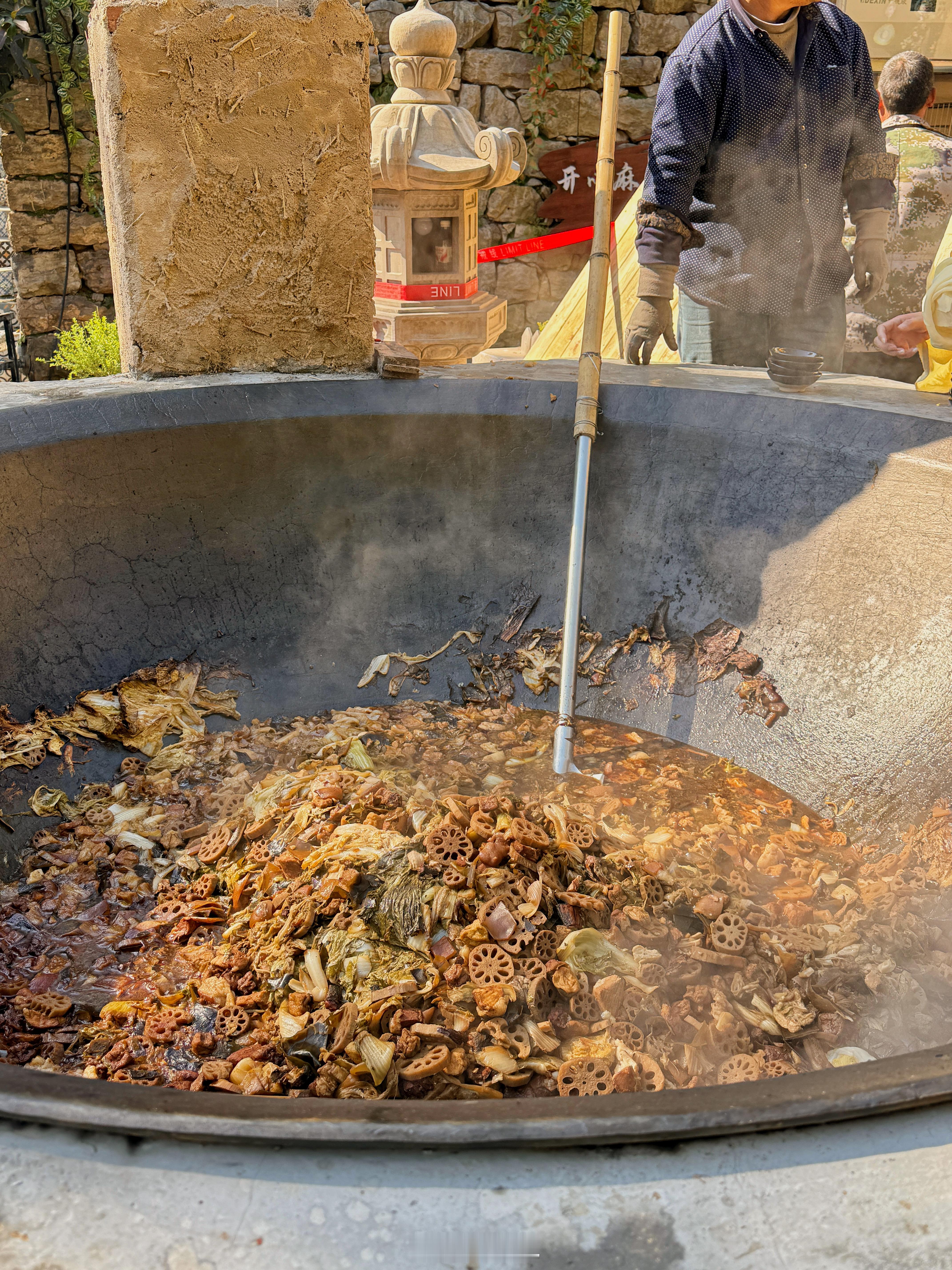来博山赏秋了，漫山遍野秋日正浓，每走一步都是限定秋日美景！这周末的天气好舒服，带