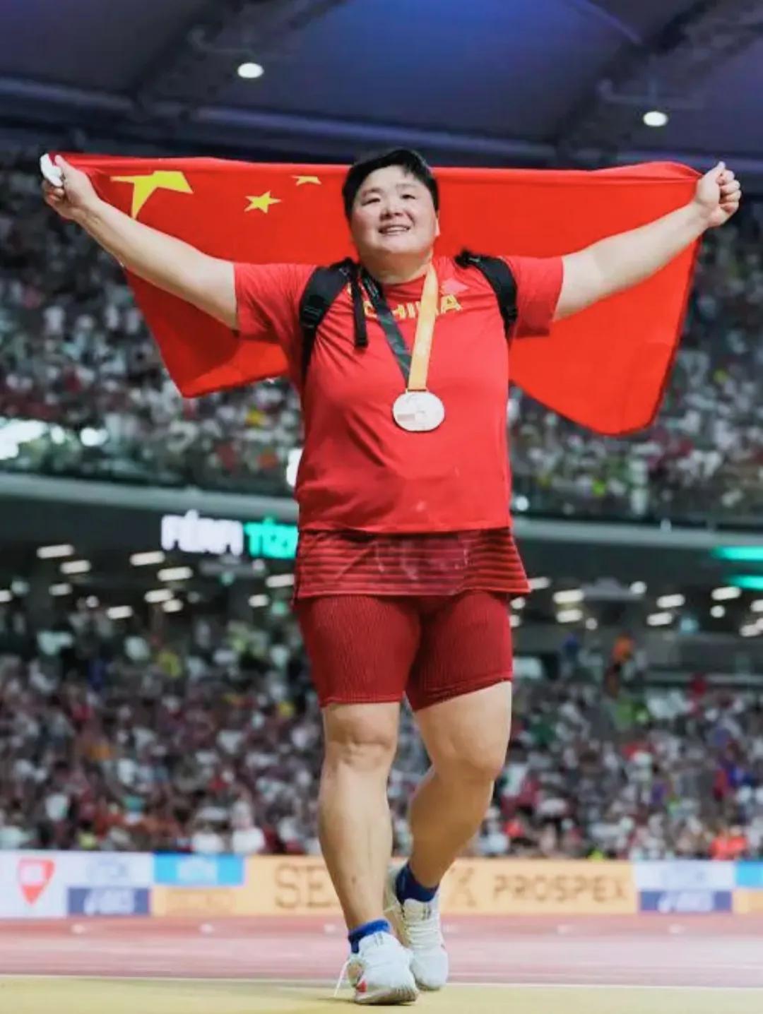 #聊聊奥运老将的故事#
奥运赛场上有许多令人敬佩的老将，他们用坚持和热爱书写了属
