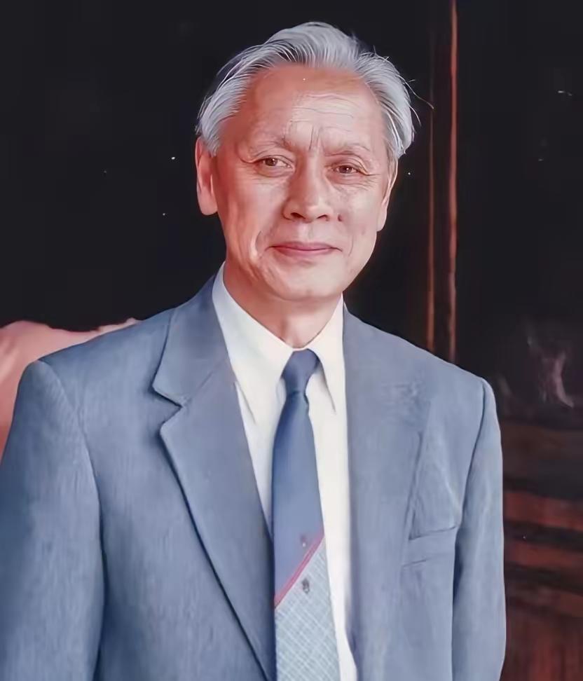 1959年，他趁着妻子出差，偷偷把一管液体灌入刚满一岁的儿子嘴里，看着儿子天真的