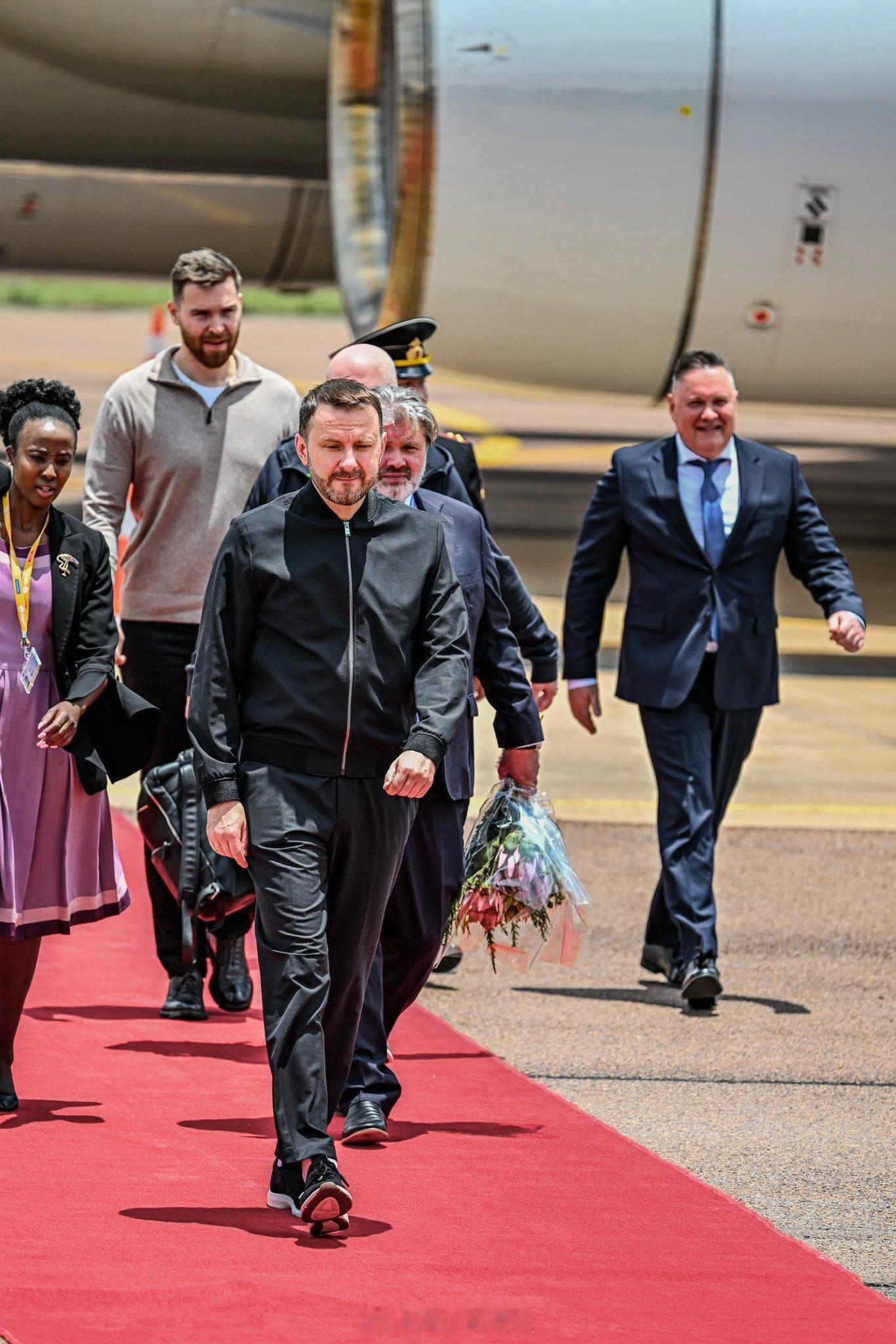 俄罗斯总统办公厅副主任奥列什金率团参加G20峰会比东道主南非更尴尬的是拉夫罗夫和