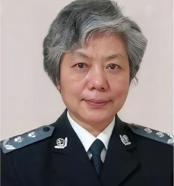 “不能判刑，那就高额罚款！”

中国人民公安大学李玫瑾教授建议，凡是扶了老人被要