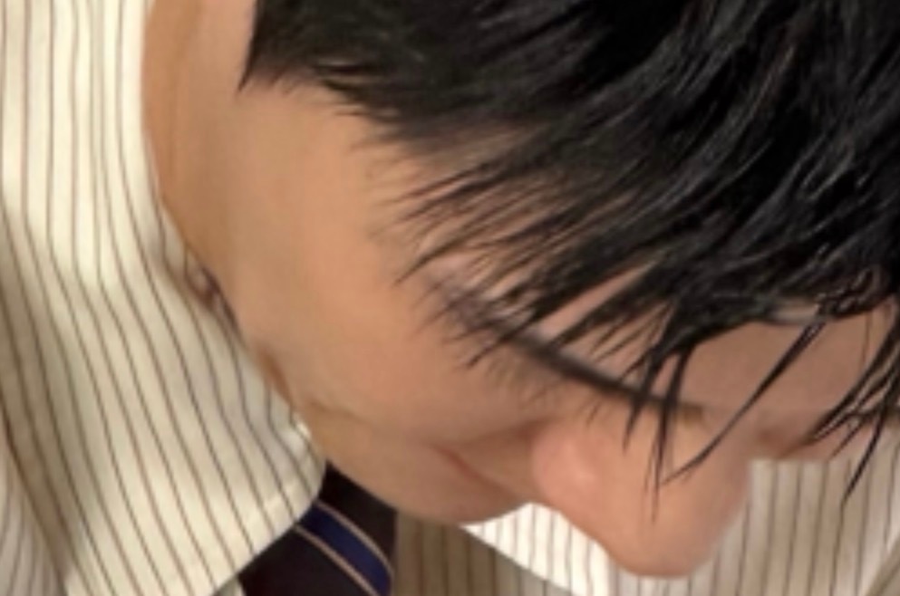 你们看到他长长的睫毛了吗