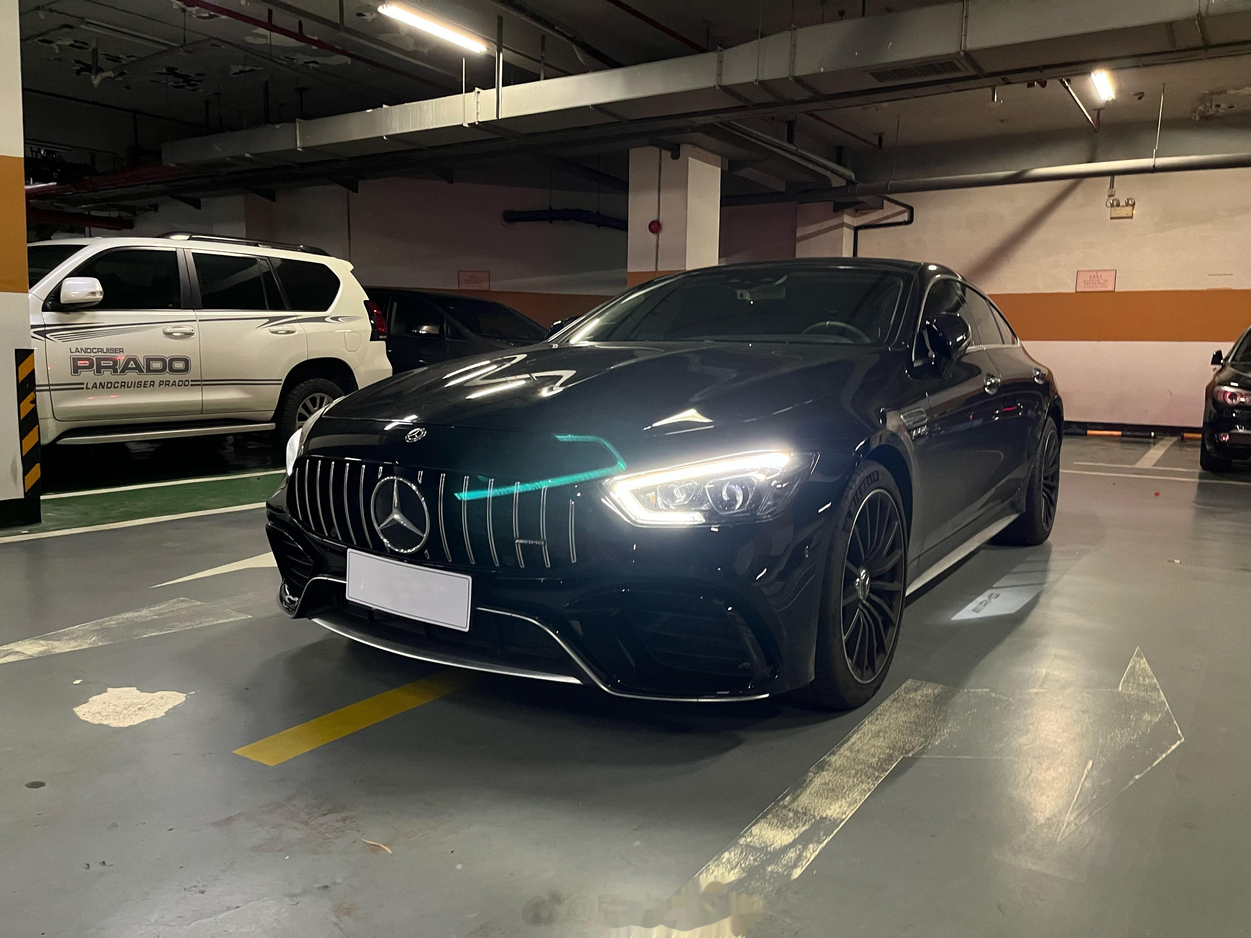 市面上的 GT 63 S 新车车源非常稀少我们平台仅有一台 绿色的新车在售目前裸