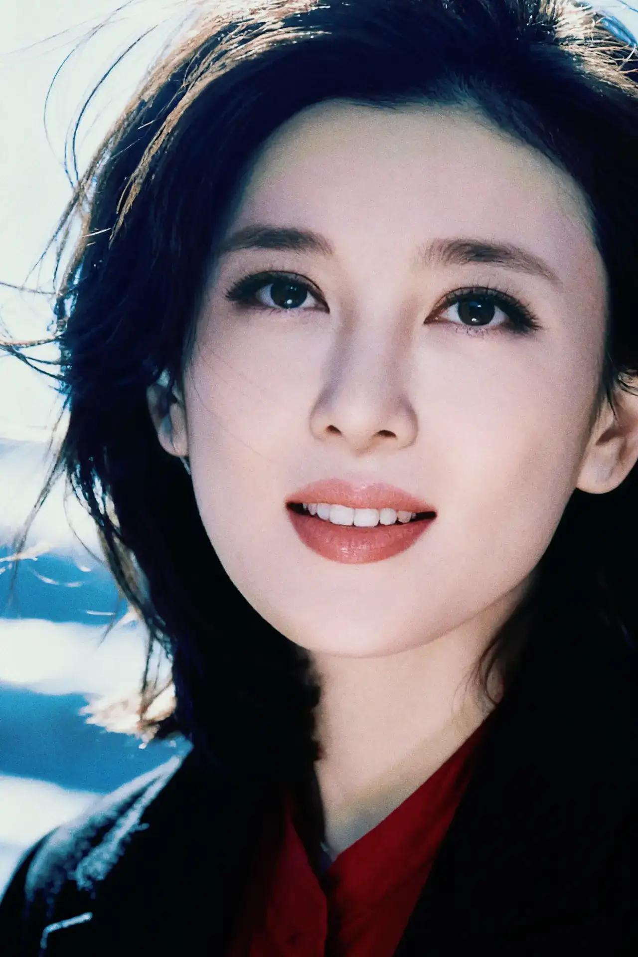 央视主持人李红在吉林的奋斗史

1998年，20岁的李红从吉林教育学院汉语言文学