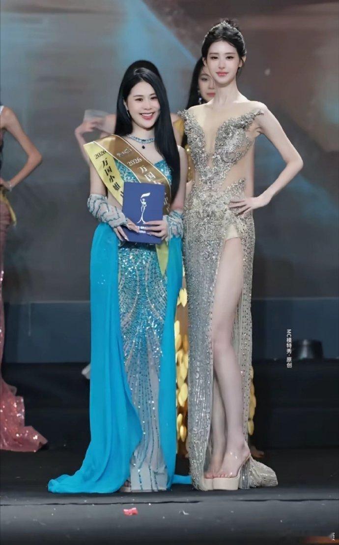 蓝色衣服这个靠什么拿到的选美冠军？ ​​​