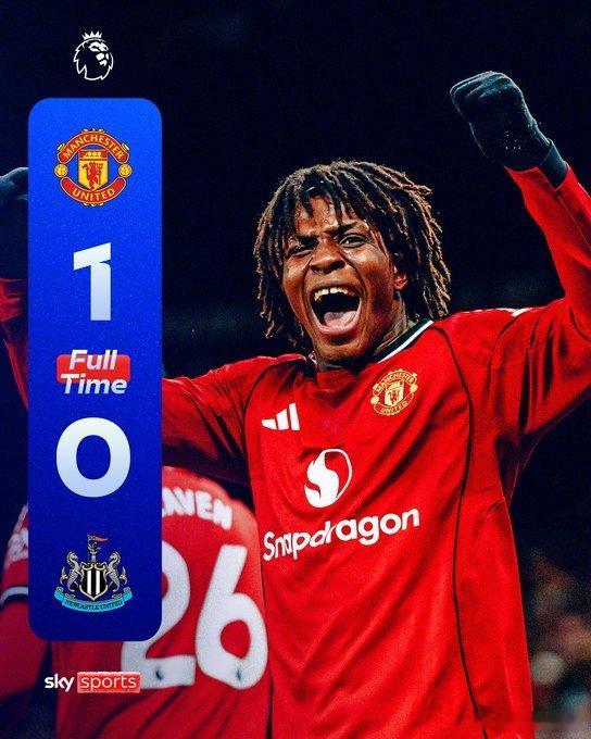 曼联在节礼日上演一出惊险喜剧：小鬼当家。谁能想到最后防线完成零封的球员是约罗+弗