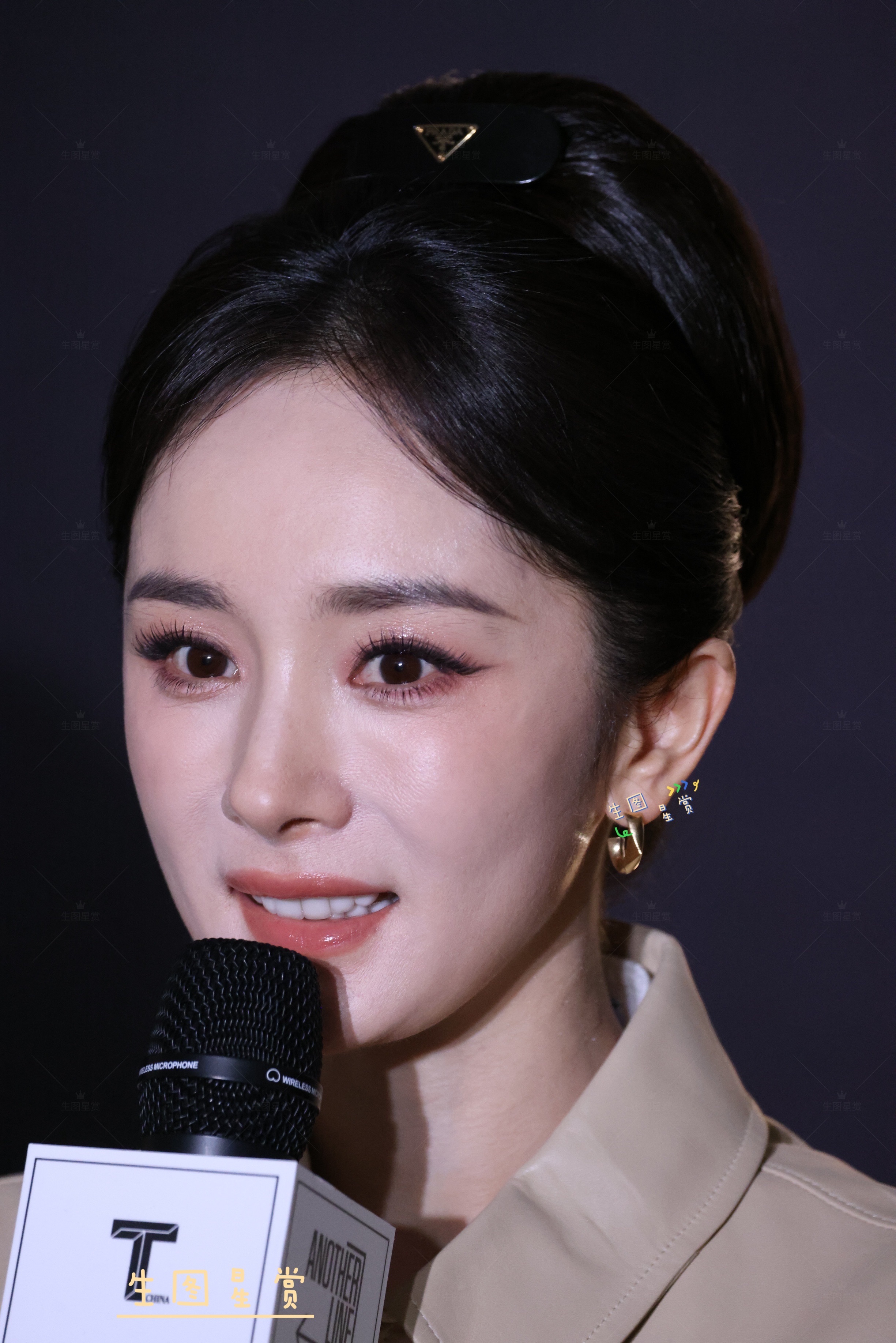 杨幂T风格论坛红毯生图幂式学院风松弛有型杨幂 我都僵硬了 杨幂