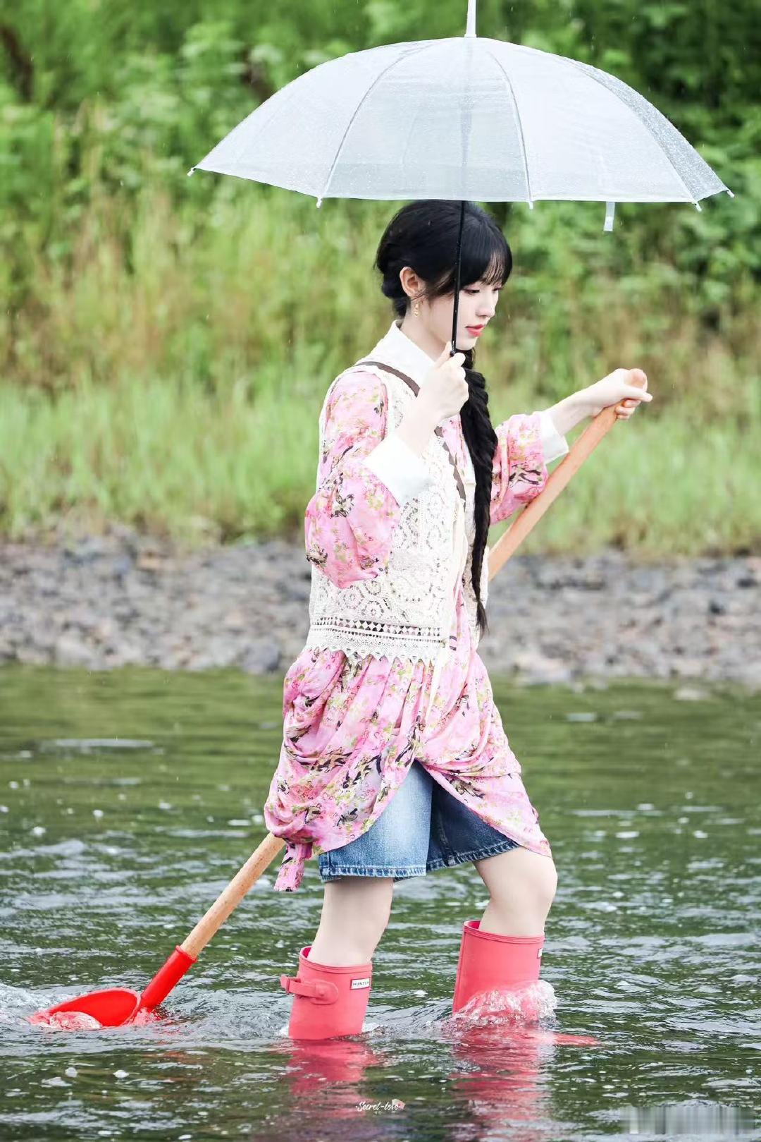 田曦薇忙忙碌碌寻宝藏录制vlog田曦薇含宝量百分百的寻宝花絮很难不感慨田曦薇怎么