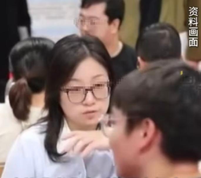 卸磨杀驴，电视剧都不敢这么演！湖南长沙，女子本科就读于成都理工大学，后考上北京大
