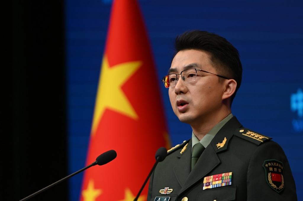 奉劝所有中国人，务必要做好心理准备。

央视军事频道最近反复在提醒。国防部新闻发