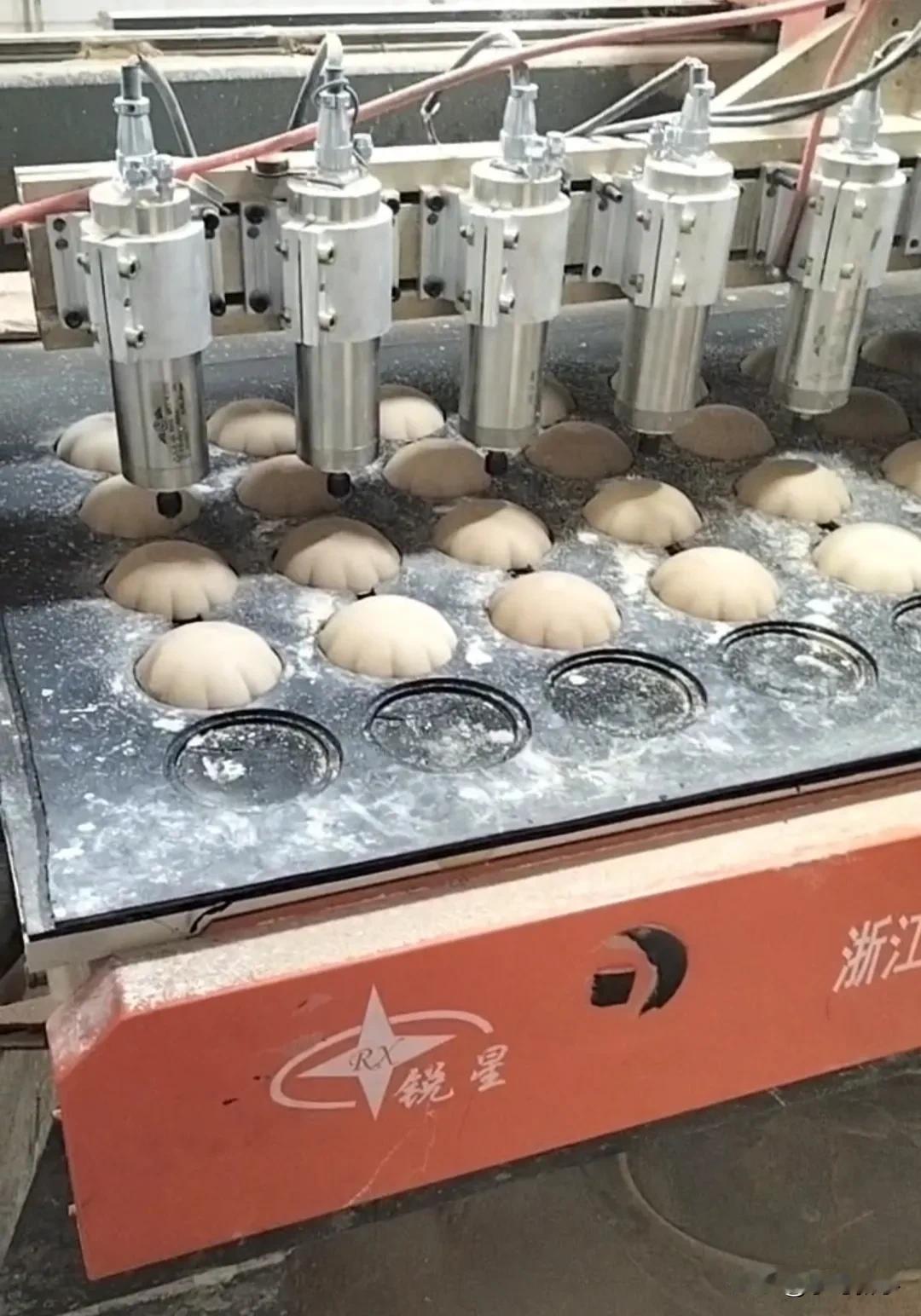 今年厂里效益很不好，老板把我调到别的车间，还要上做夜班，这样合理吗？
我们这些1