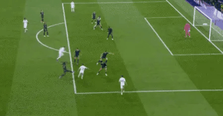 甚至让了一个姆巴佩，皇马也能3个完虐曼城，主场作战就是不一样啊！