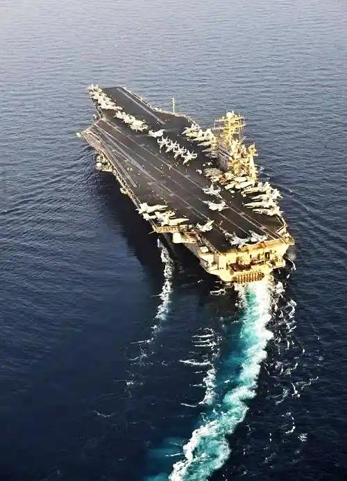 伊朗称革命卫队向美国林肯号航母发射了四枚导弹，美国称击沉一艘伊朗船只。

3月1