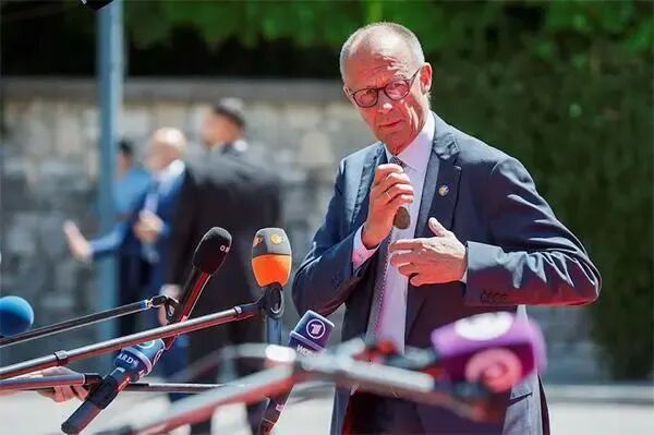 一品观评 德国总理默茨：塞尔维亚入盟的道路是开放的，但该国必须明确决定未来的立场