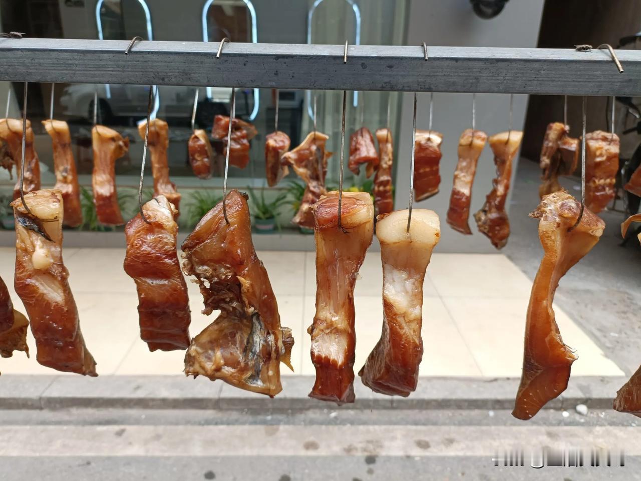 看见它们，明显感到了年味