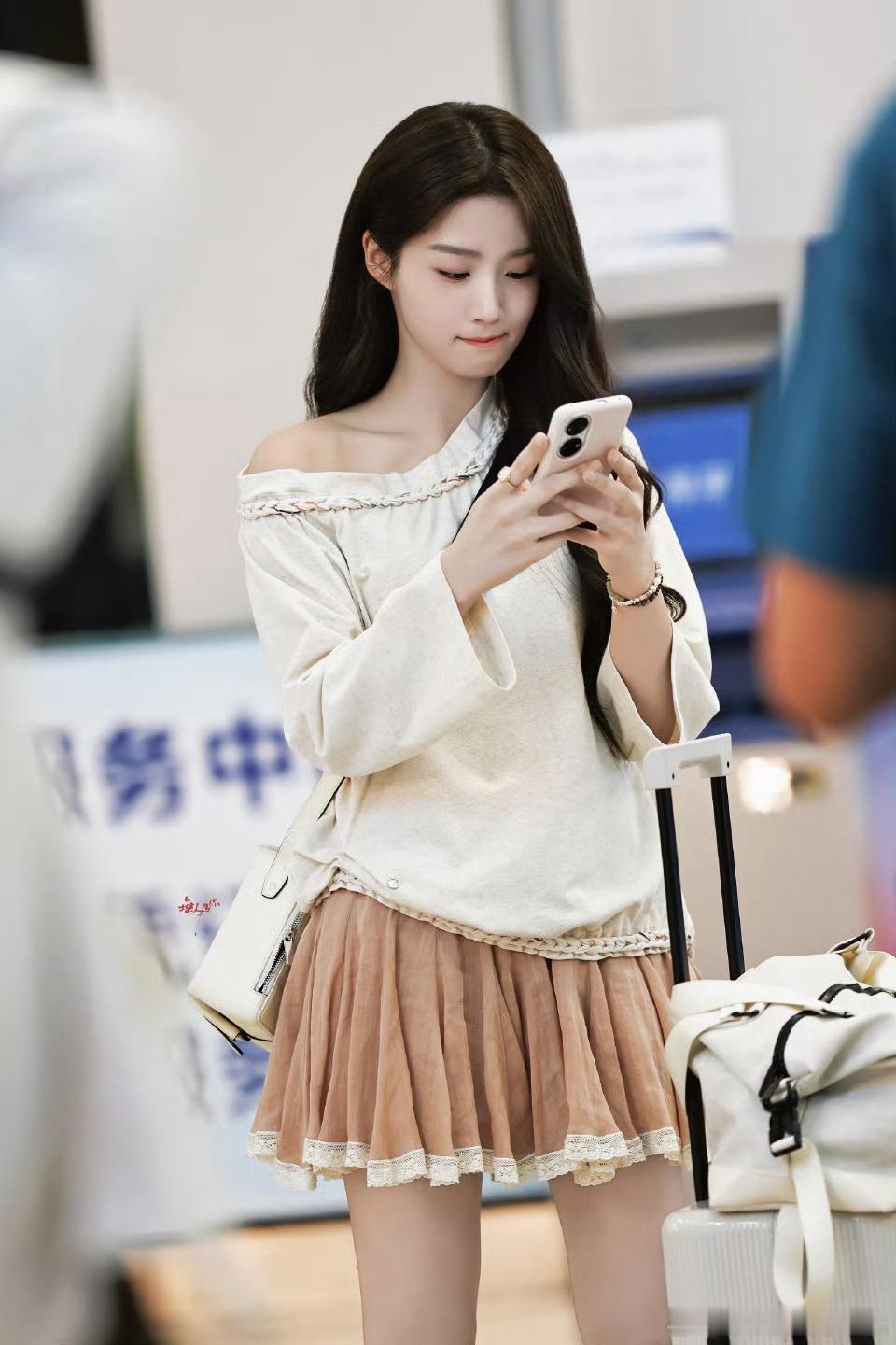 抿嘴和嘟嘴的卢昱晓好美哦 ​​​