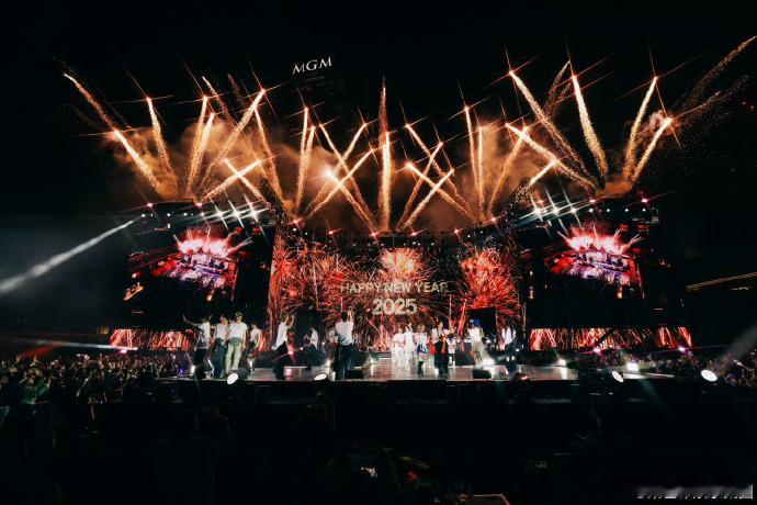 刚刷到官宣就疯狂心动， 舞台+烟花+万人倒数的配置，不管请谁快乐都超标，坐等阵容