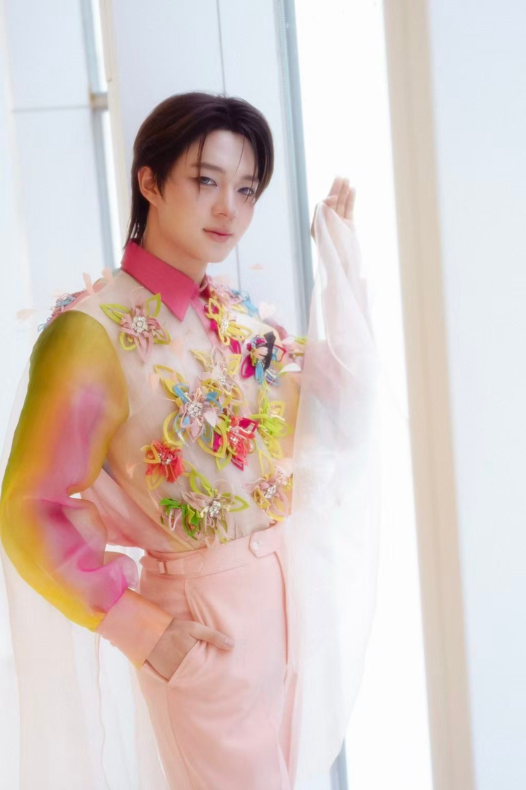 zeenewzeenunew 卧槽…这踏马从画里走出来的吧🫠 