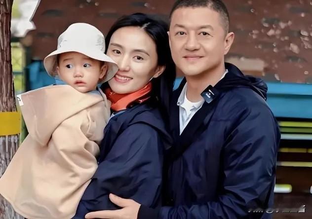 李亚鹏，被小娇妻嫌弃了？

李亚鹏的妻子海哈金喜，发布视频称，自己又得搬家了。为