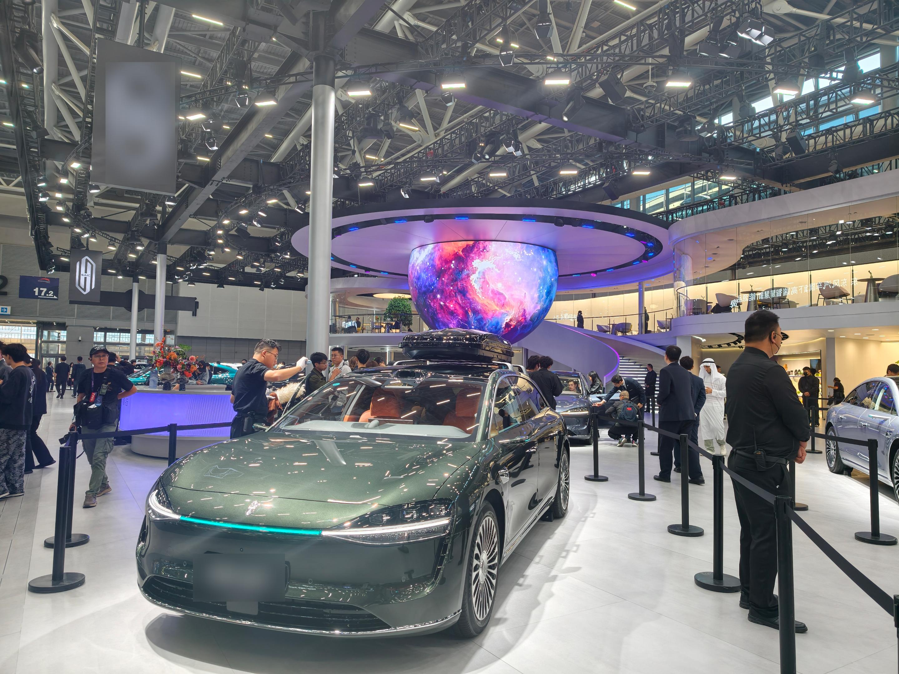 广东人选车是真的看重豪华仪式感啊，外观好看是必须的，但内部哦仪式感也是必须的，什