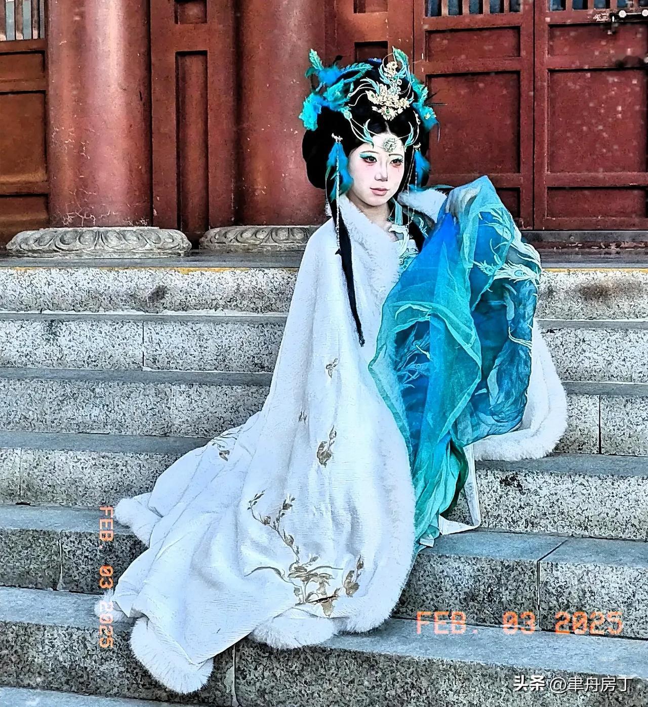 岁月如刀刀刀狠；求下联

年轮如歌歌歌唱。