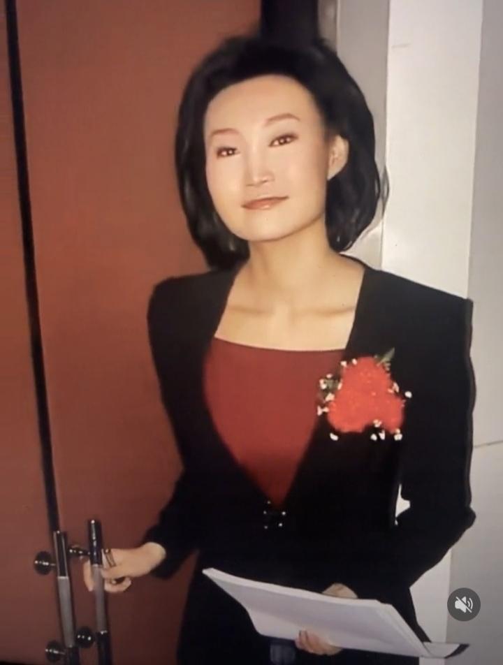 天呐，46岁著名主持人租房住，为什么不住宾馆，什么都不用干活，多方便呀？