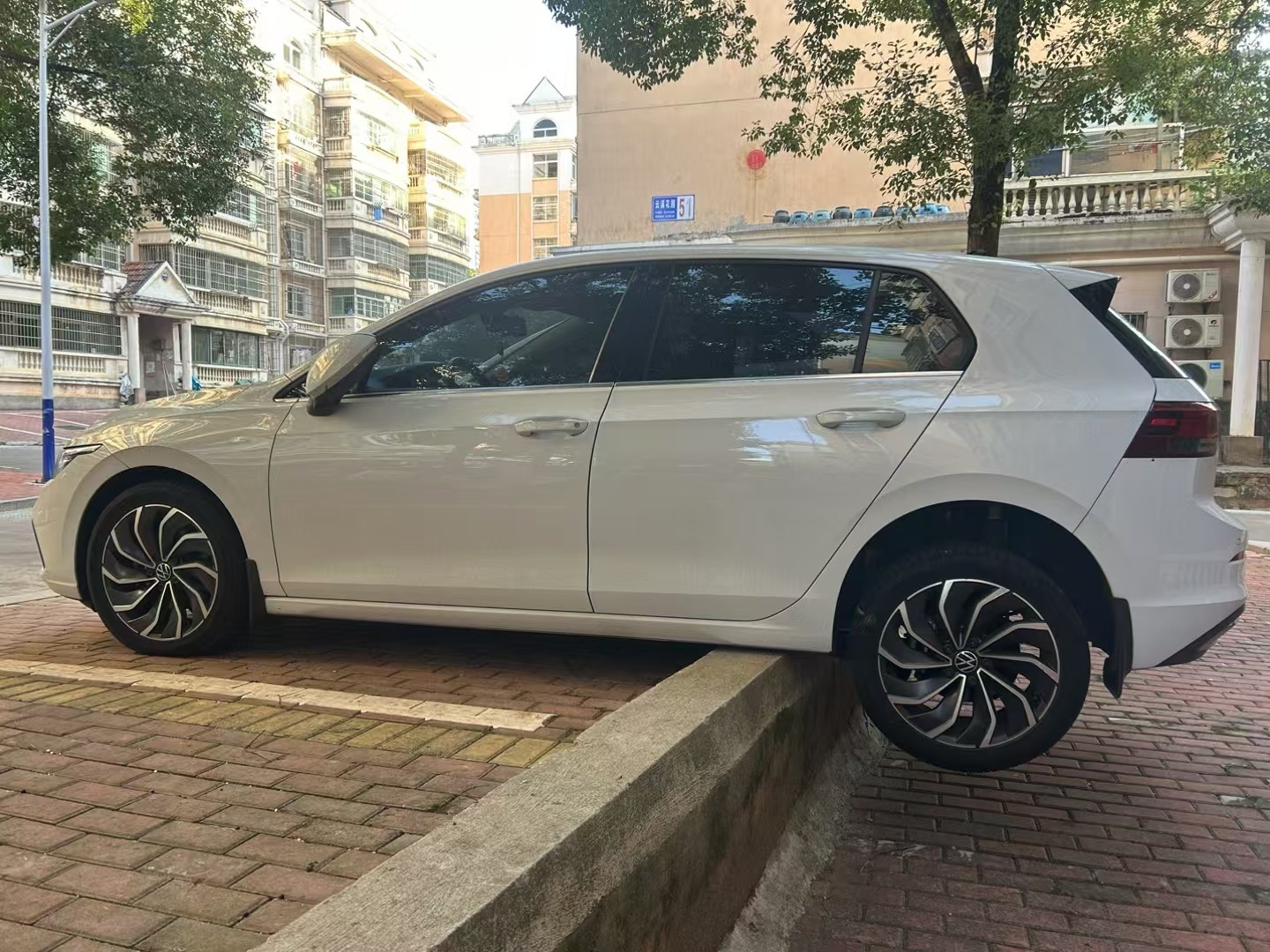 我原本以为吕布已经天下无敌了，没想到有人比他还勇猛，这是谁的部将开出来的姿势？ 