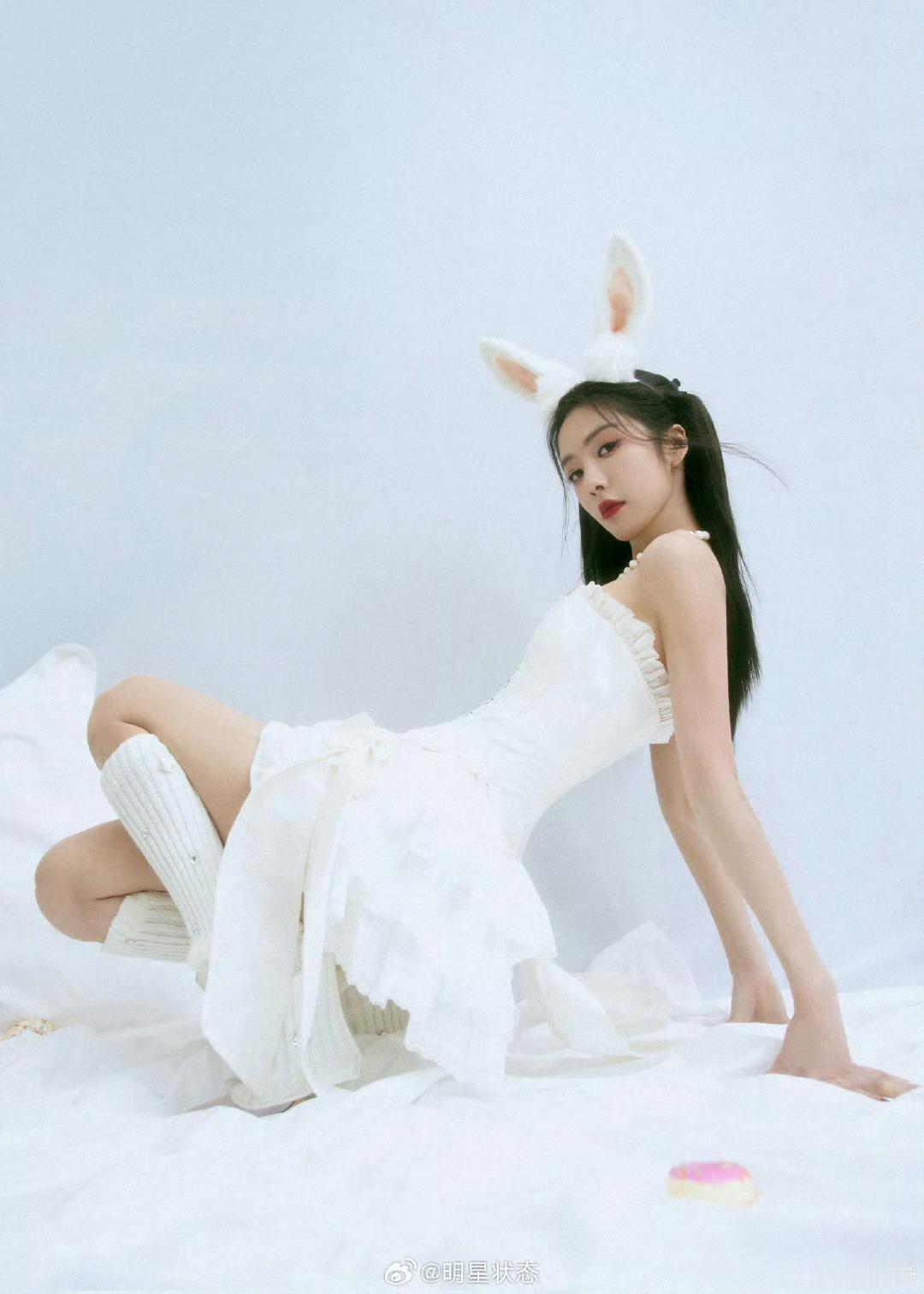 蔡文静兔子造型好可爱 ​​​