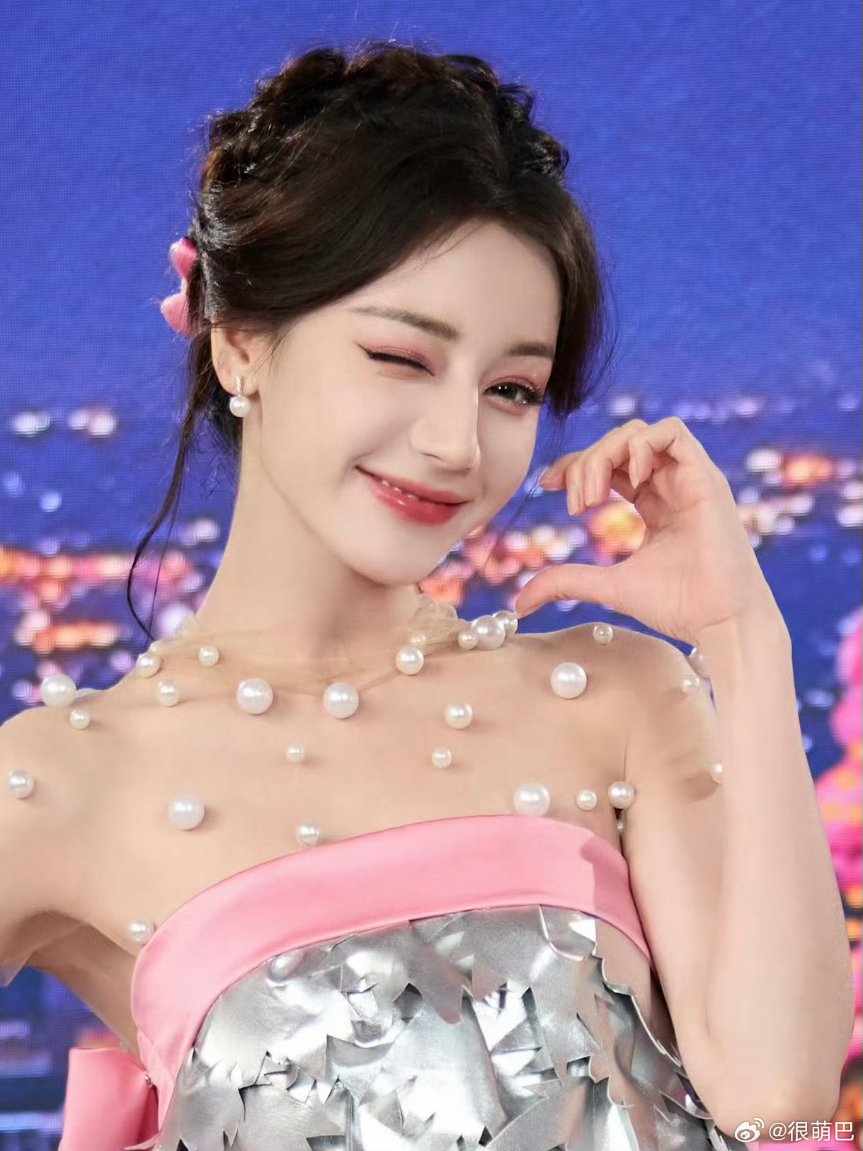 真是很萌巴
