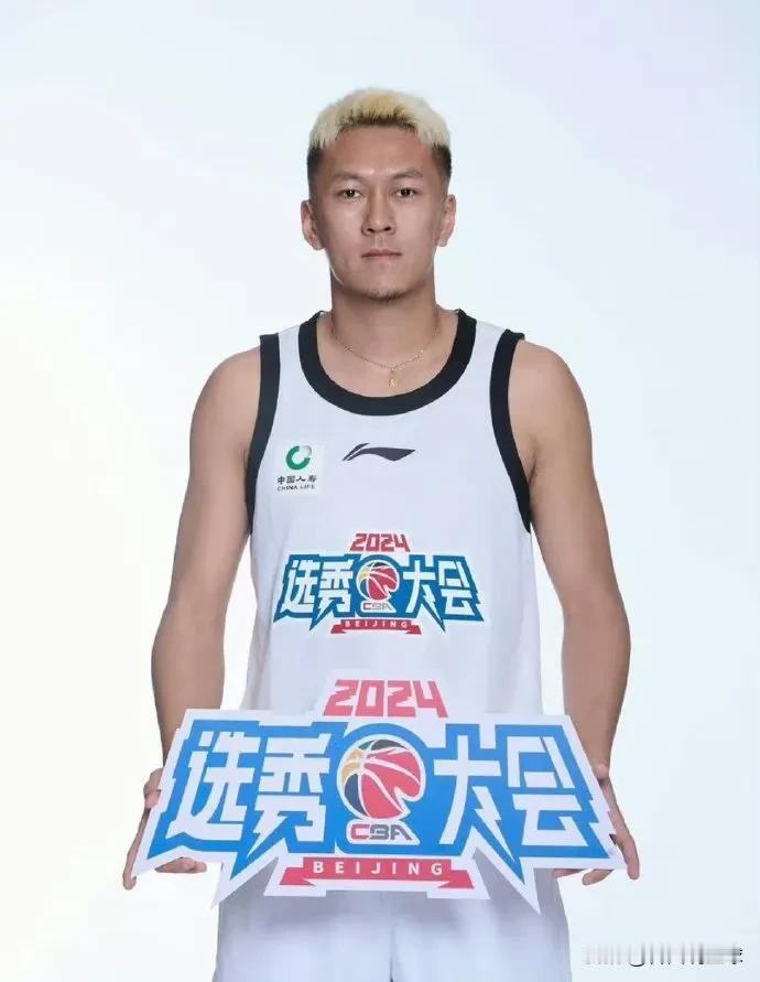 CBA常规赛已经进行了1/4赛程，但是四川男篮今年在选秀大会中选中的前街球手、网