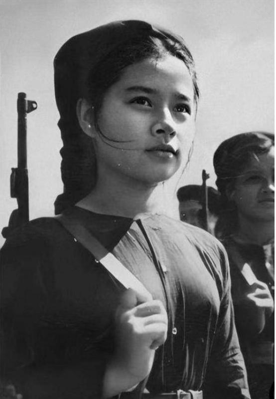 “空孕催乳剂，没人扛得住。”1961年,美国对越战争中，美军俘获了一名越南女兵，