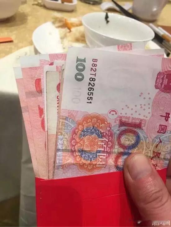 孩子的压岁钱到底怎么安排，最实用的压岁钱管理方法（分年龄）
 
1. 3–6岁 