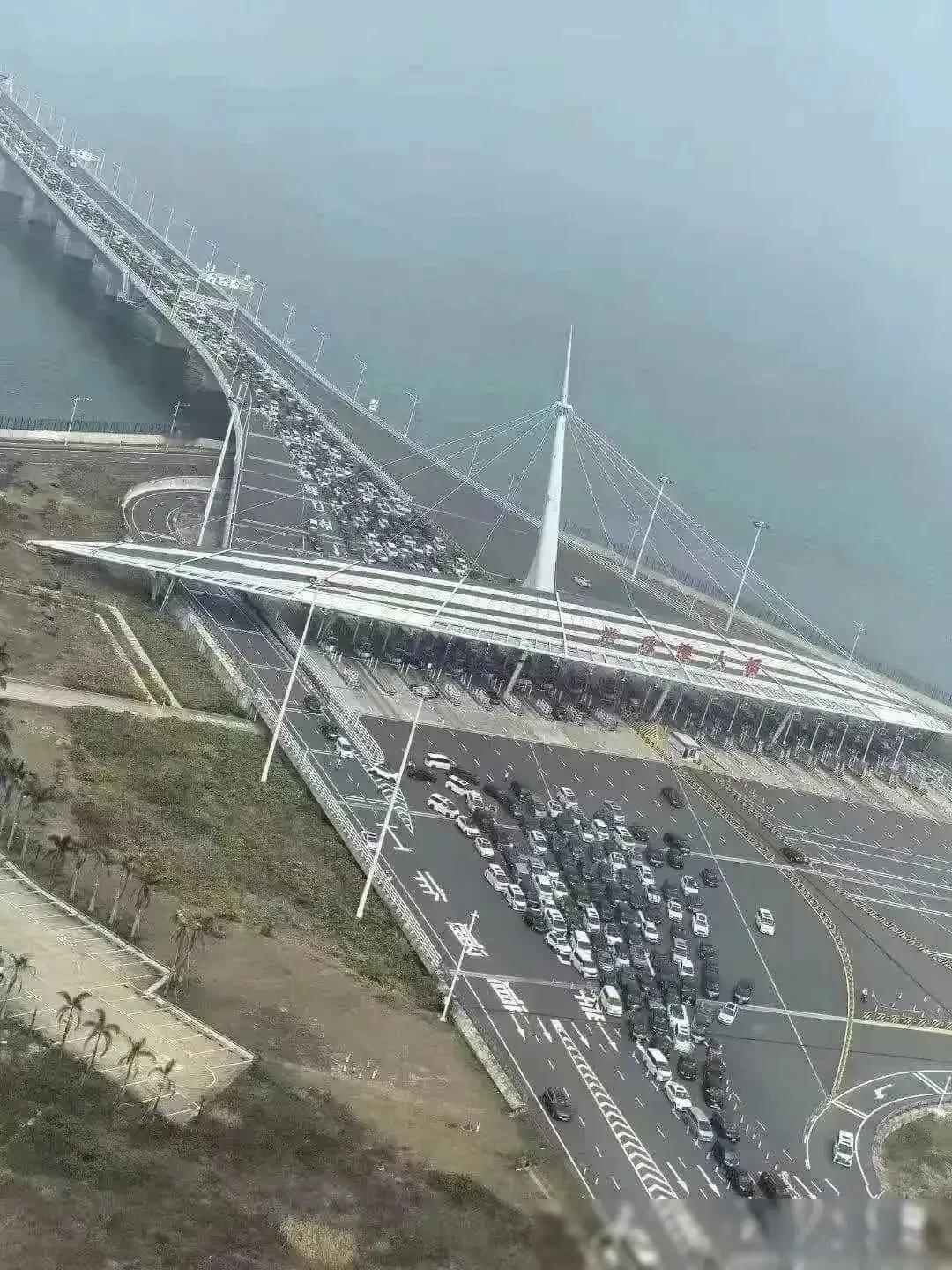 唱衰港珠澳大桥的过来看看！
        综合境内外媒体报道，每到周末，每天多