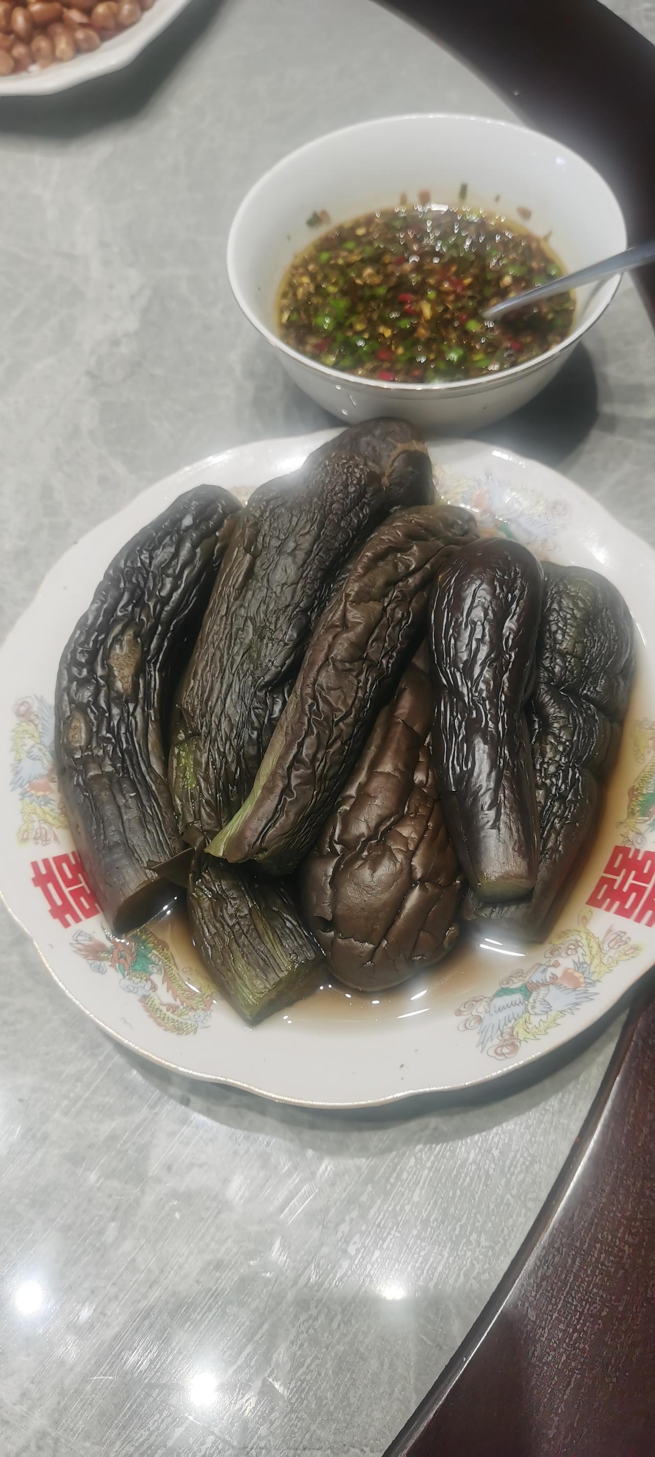 晒你家的午餐一道特色菜肴——水煮茄子