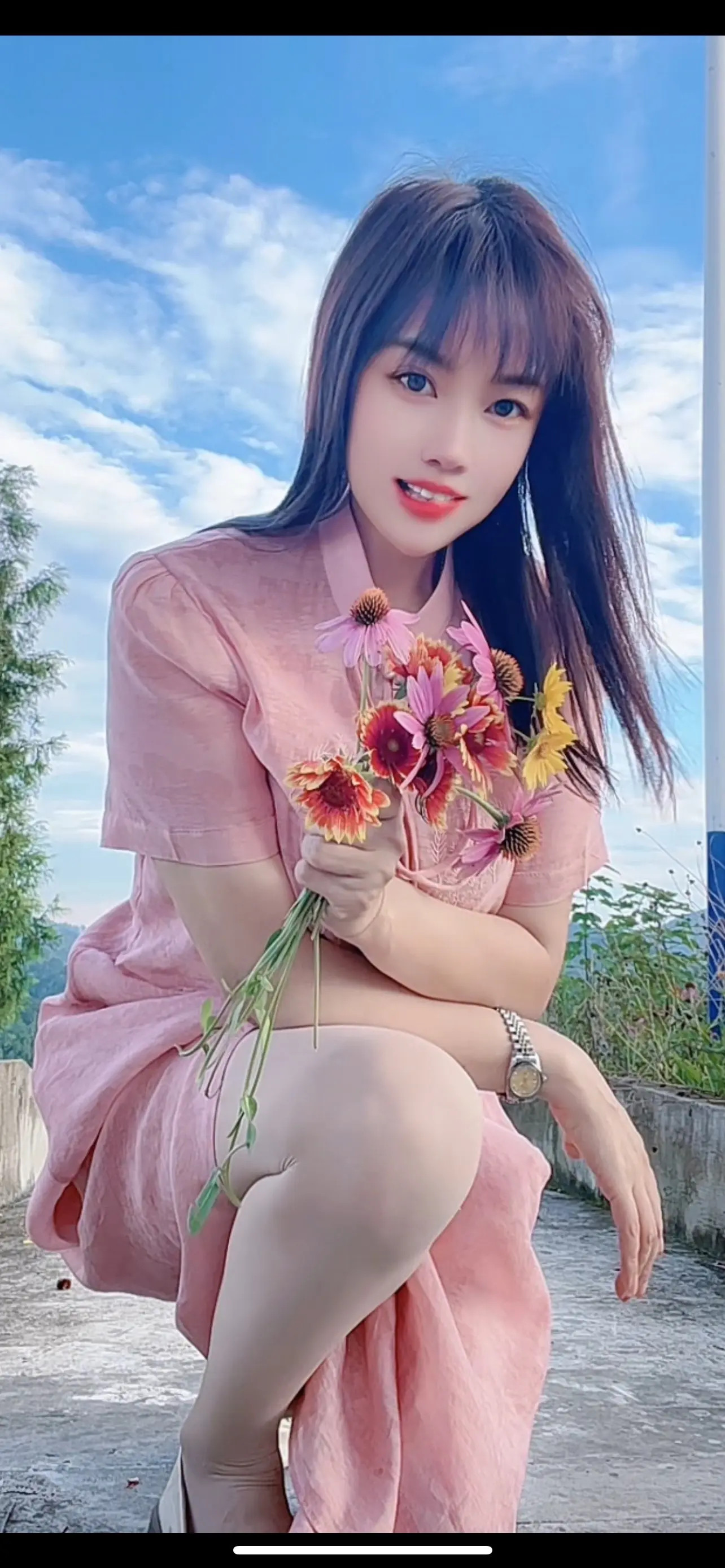 有时候我也看不清我自己，有趣也无趣，乐观也悲观，极度矛盾又顺其自然。